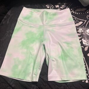 Women’s Nike Dri-Fit Tights-7 Inch Size XS-New With Tags